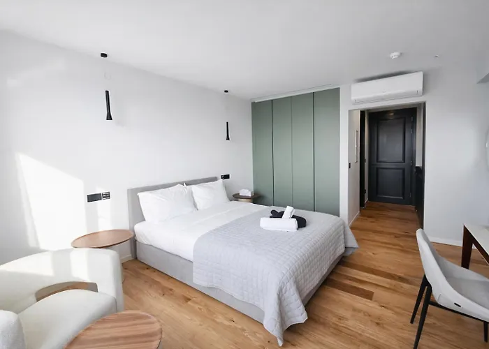 Sky Nicosia מלון דירות 3*